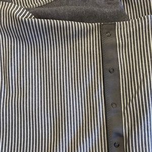 Lululemon customizable snap scarf. Worn once.